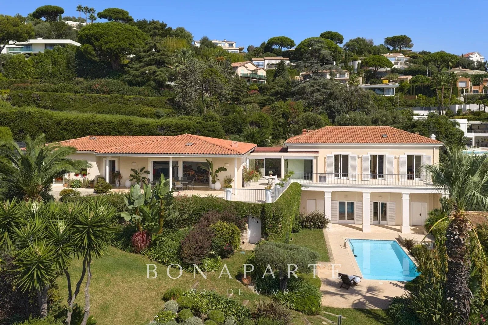 Elégante propriété à la vue mer panoramique
